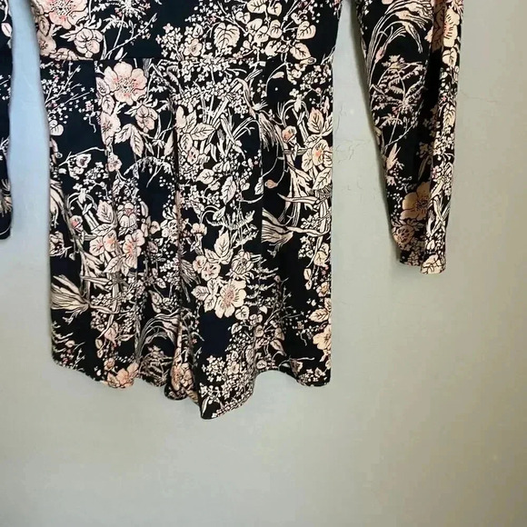 Urban Outfitters Long Sleeve Floral Print Romper‎ Size XS - Picture 11 of 14